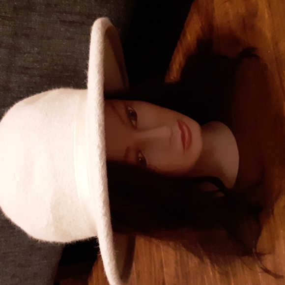 Vintage hat main image 4